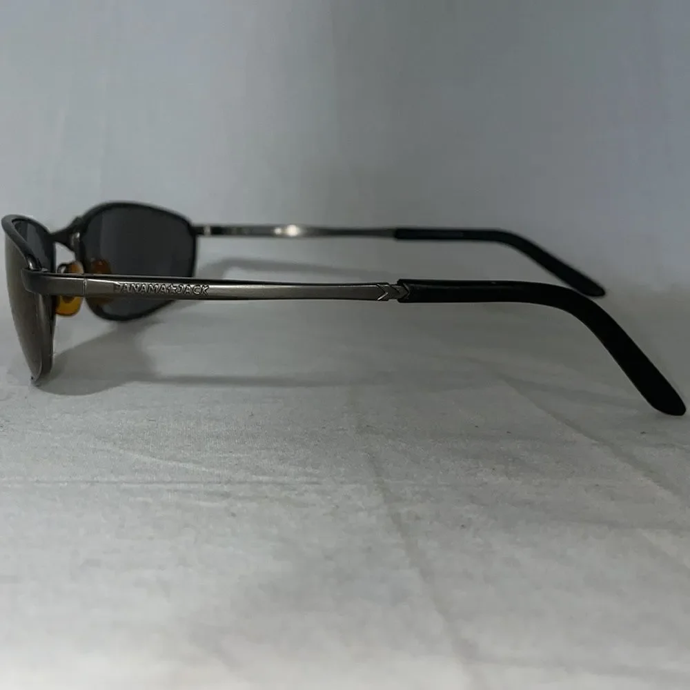 Metal frame sunglasses